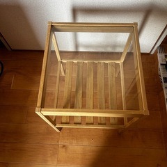 IKEA サイドテーブルの画像