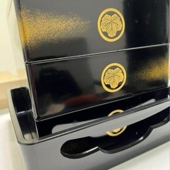 蔦デザインの重箱の画像