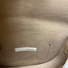 ベージュ ショルダー バックの画像