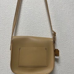 ベージュ ショルダー バックの画像
