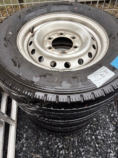 195/75R15 ダイナ　トヨタ　２トン　トラック　夏タイヤ　4本セット