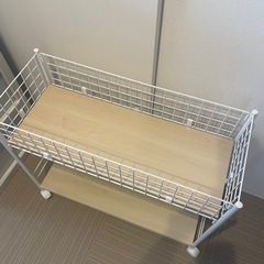 キャスター付きスチールラックの画像