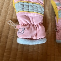子供用手袋　フリース　ピンク　犬の刺繍あり　の画像