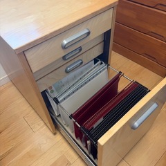 キャスター付き引き出しキャビネットの画像