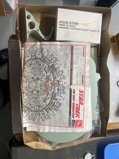 AMT/ERTL スタートレック U.S.S.エンタープライズ NCC-1701-D 光ファイバーライト付き プラモデル