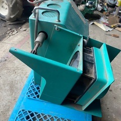 青森 フタバ ニンニク高速仕上機 NS-BH にんにく乾燥球根仕上機 電動式 にんにく 大蒜 ニンニク おしり側 研磨機 の画像