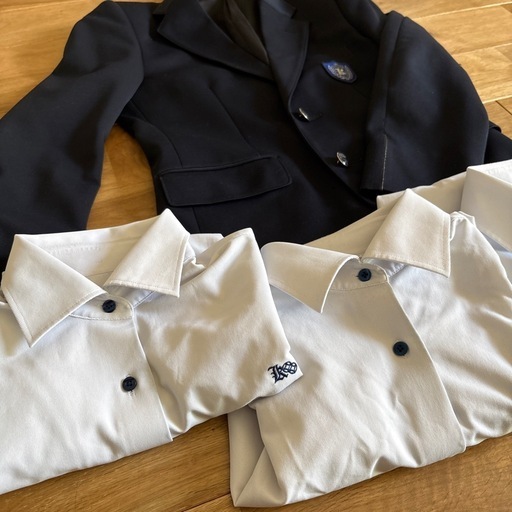 久留米市中学校　制服ブレザーと長袖シャツ