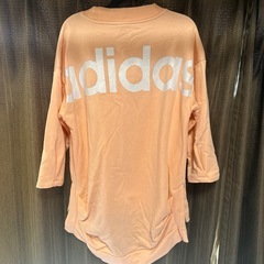 adidas  の画像