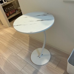 サイドテーブルの画像