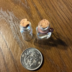 ミニチュア　ガラス　瓶の画像