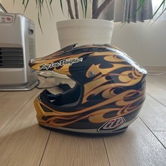 トロイリーデザインヘルメットの画像