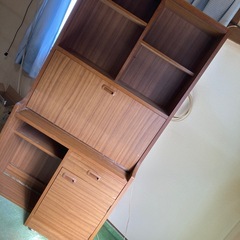 取引き場所は牛久市南　書庫付き机の画像