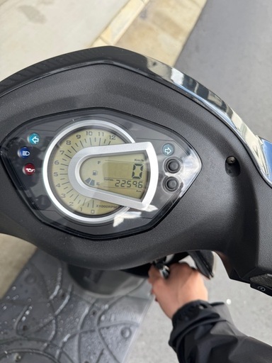 SYM GT125 実働中古車　リアキャリアつき　タイヤ後輪新品　バッテリー新品