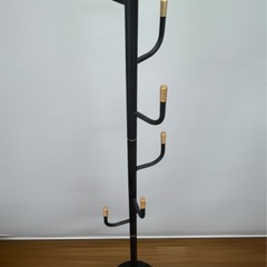 【美品】ポールハンガー ブラック 北欧風 スリム コートハンガー スチール製の画像