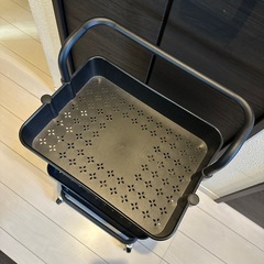 ブラック スチール3段ワゴンの画像