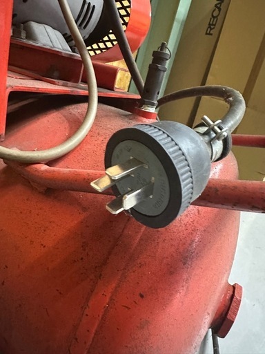 【引取限定】富士コンプレッサー 小型往復空気圧縮機 W-33 3馬力200V