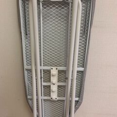 アイロンとアイロン台をセットの画像