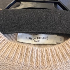 メゾンキツネ ニット ベージュ maison kitsune　の画像