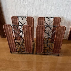 籐製の本棚2個の画像