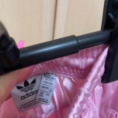 adidas ピンク　サイドライン　パンツの画像