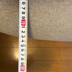 鉄フレームの布製ソファの画像