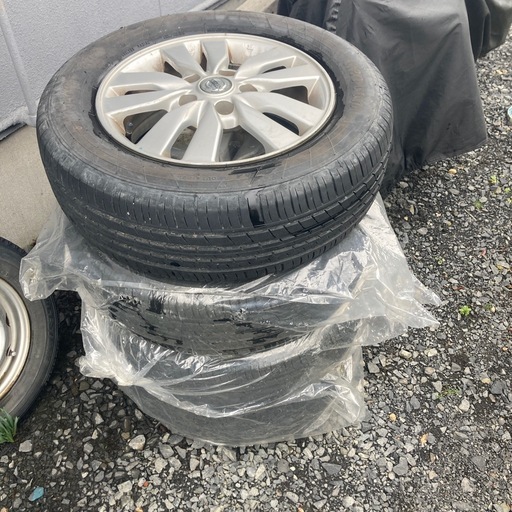 《譲渡先決まりました》日産セレナ純正アルミ付きタイヤ