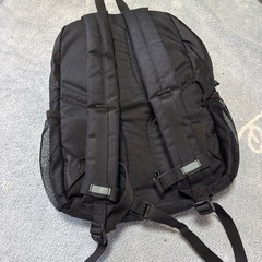 adidasリュックの画像