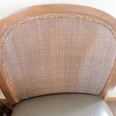 取引中　カリモクのチェア2脚の画像