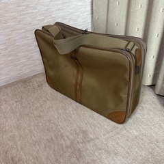 差し上げます　 落札予定者決定　トラベルバックとビジネスバックの画像