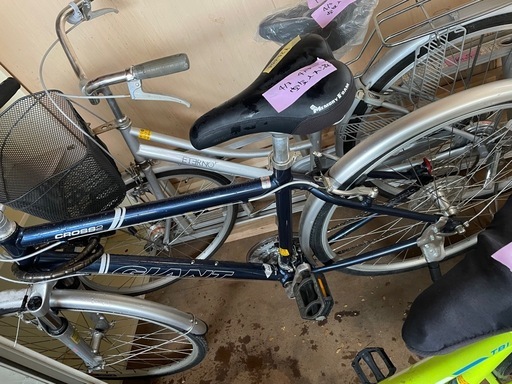GIANT ジャイアント　クロスバイク　自転車　ネイビー　