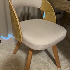 美品 木製　回転椅子の画像