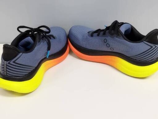 【未使用に近い】saucony サッカニー TRIUMPH 23/ランニングシューズ/26.0cm