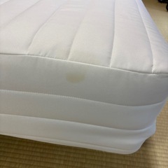 ダブルベッド　　マットレス付き　マットレスカバー付きの画像