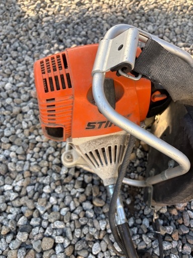 STIHLの背負い方草刈機