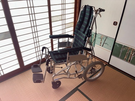 車椅子　リクライニング式　軽量
アルミ製