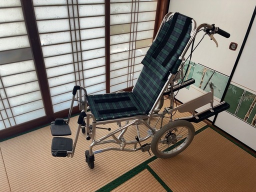 車椅子　リクライニング式　軽量
アルミ製