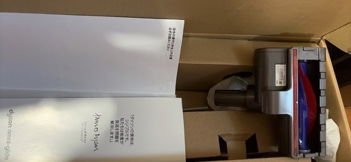 今日限り　ダイソン　掃除機　　保証書あり　ダブルローラー　布団用　ローラー　ヘッド２個　新品で購入して半年使いました　リビングでしか利用していません　状態はかなりいいです