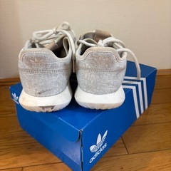 adidasスニーカー　24.5センチの画像