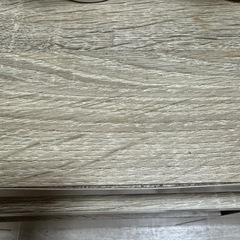 ロウヤ テーブルの画像