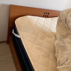 収納付きベッド  電子レンジ　電気ケトルの画像