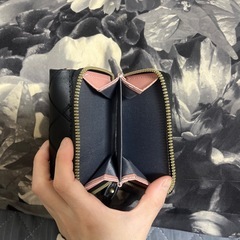 折り畳み財布の画像