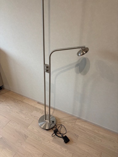 IKEA フロアランプ　　イスヤクト