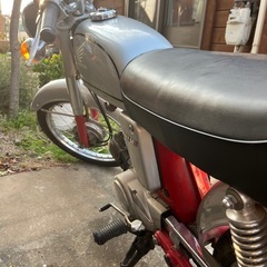 ベンリィ50s  オシャレ赤になりますの画像