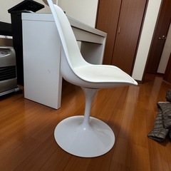 回転チェア　チューリップチェアの画像
