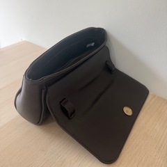 【美品】the cle ザ・クレ レザー調フラップポーチ ブラウン 定価約6千円の画像