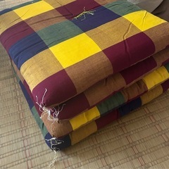 【大判座布団 2枚セット】黄色のチェック｜来客用・保管品の画像