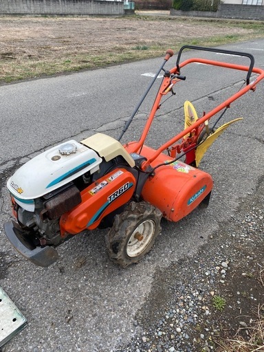 小型トラクター