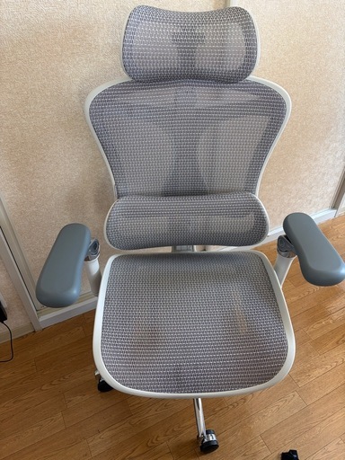 メッシュのオフィスチェア