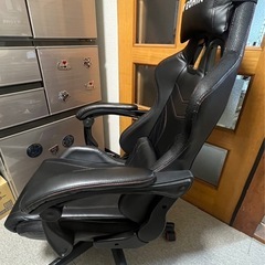 ゲーミングチェアの画像