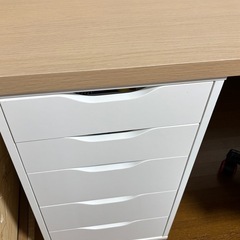 IKEA デスクの画像